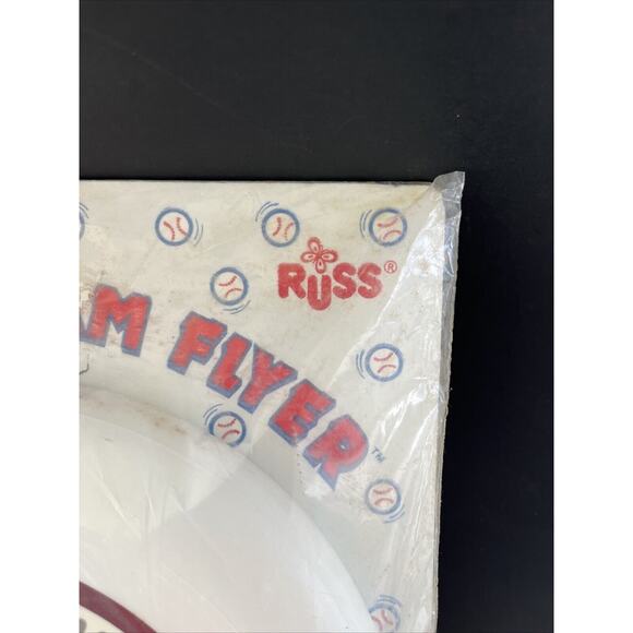 Vintage 1990's Phila., Phillies MLB Russ Berrie & Company Frisbee in Packaging - Picture 4 of 5